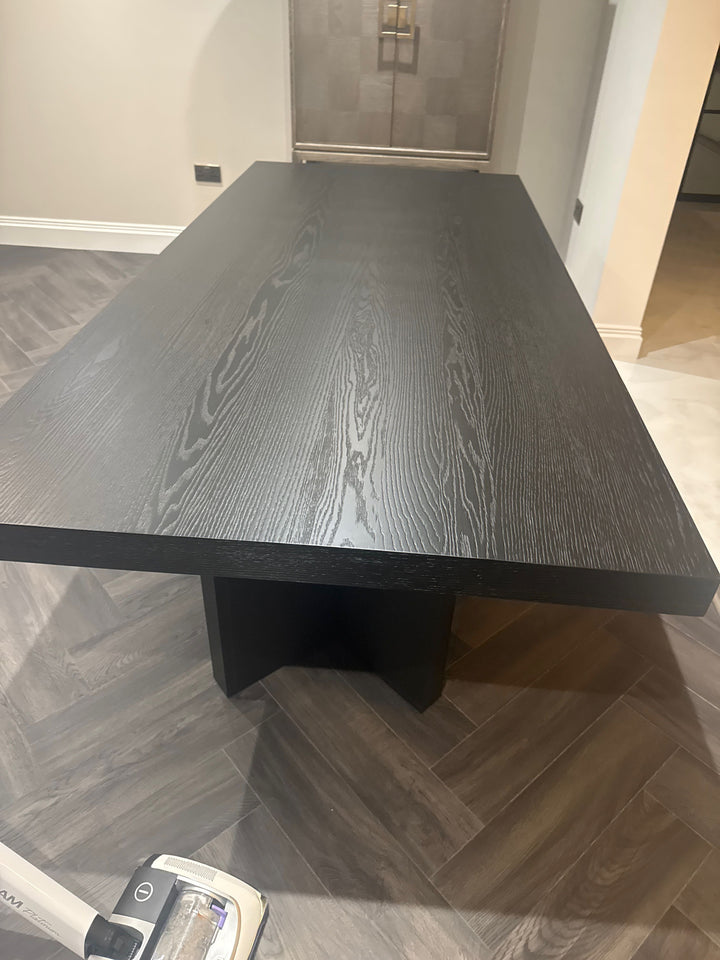 Berkeley Designs Sorrento Textured Dark Oak Dining Table With Chairs