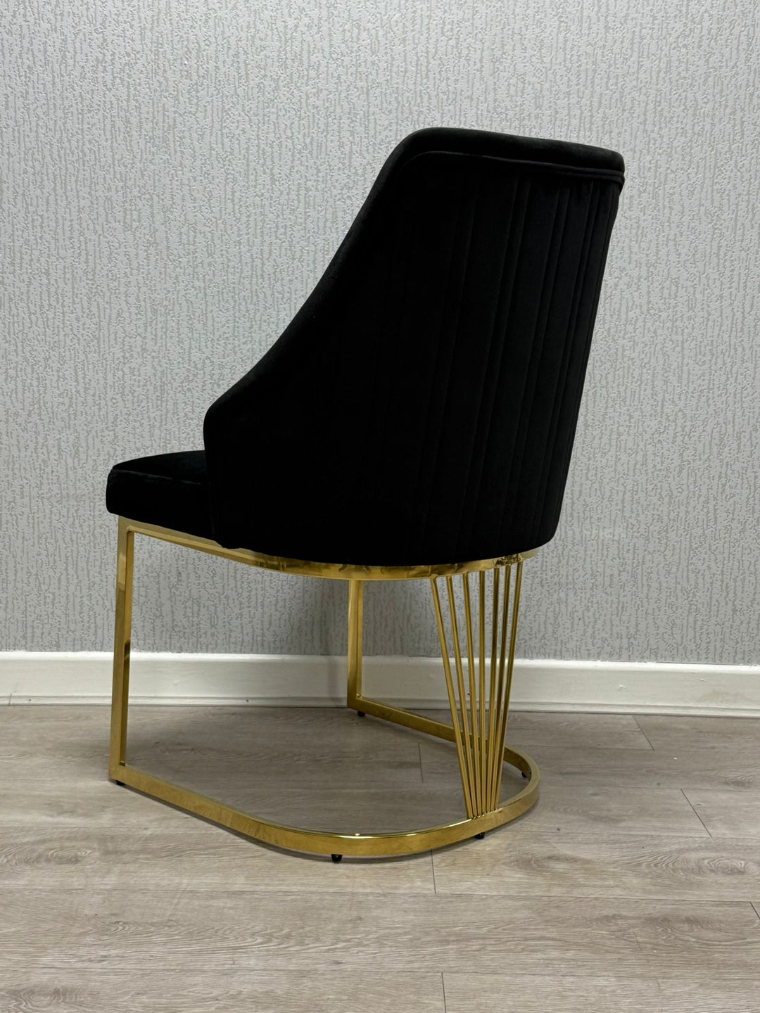 Carlton Black/Gold Plush Velvet Dining Chair