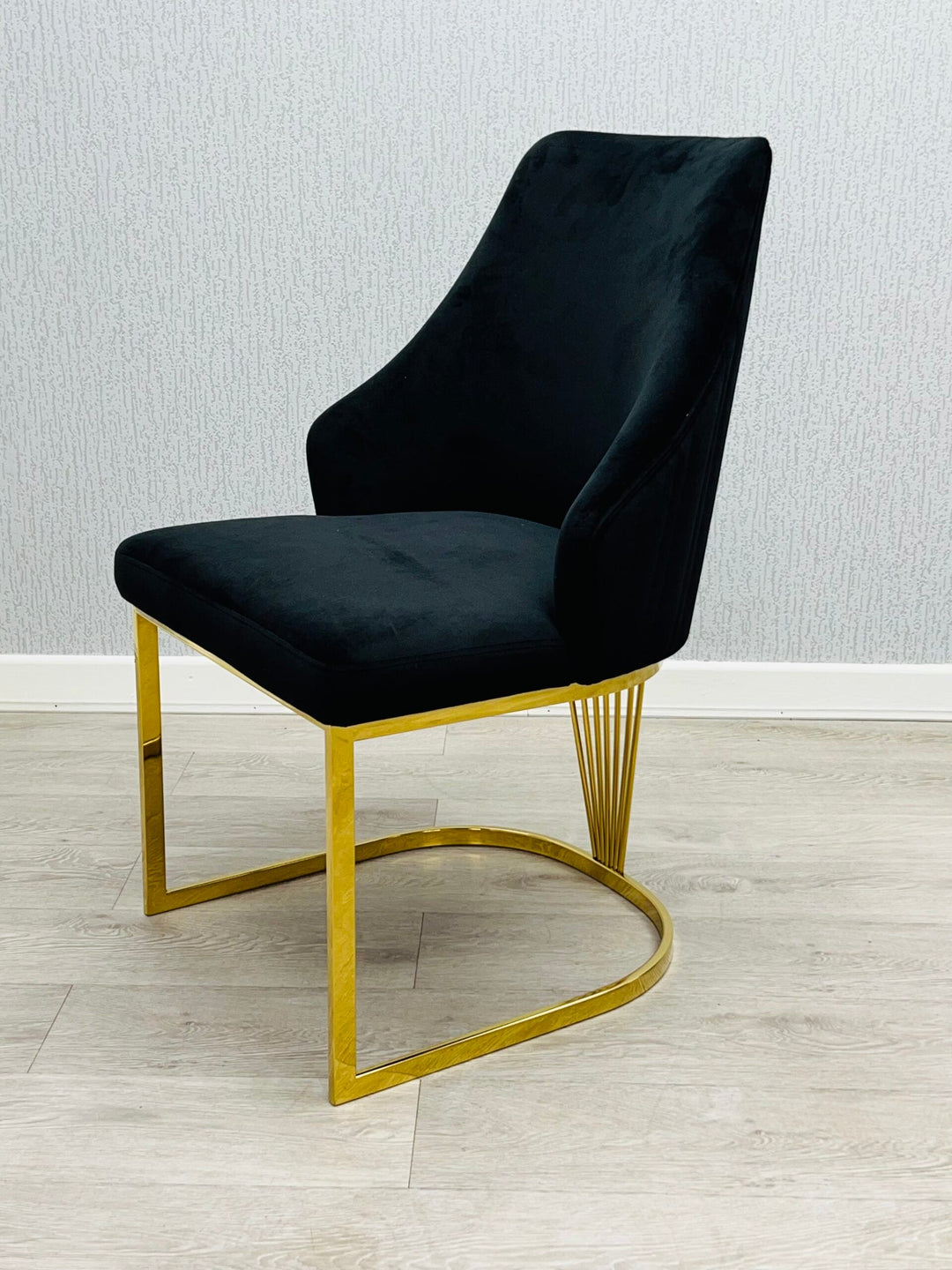 Arial Marble & Gold Dining Table With Carlton Dining Chairs Gold Legs