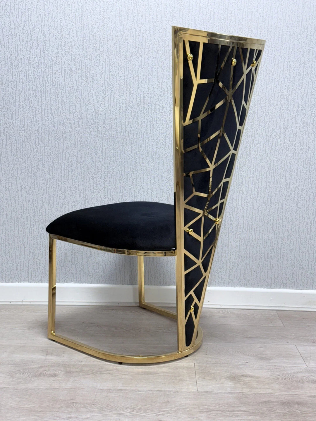 Chelsea Gold 130cm Marble Round Dining Table With Florence High Back Dining Chairs Gold Legs
